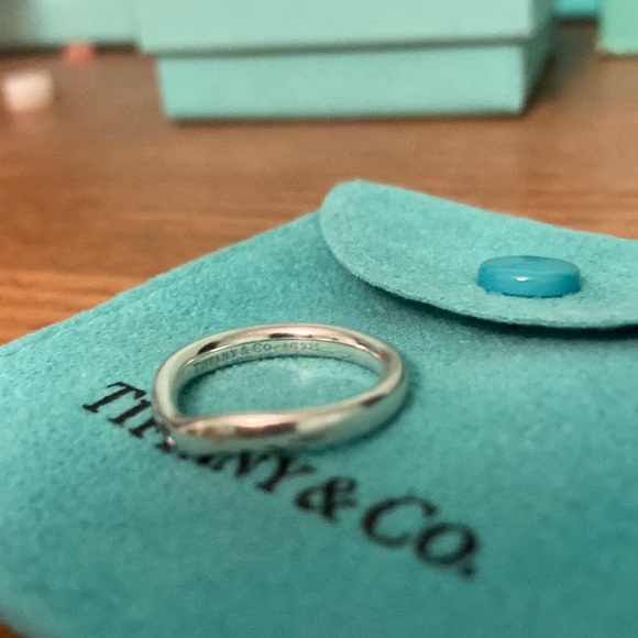 Authentic Tiffany & Co Sterling Silver Ring Size 5 - Picture 5 of 5